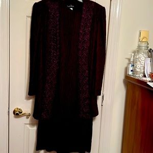 Beautiful dress with 3/4 length jackets, excellent condition.
